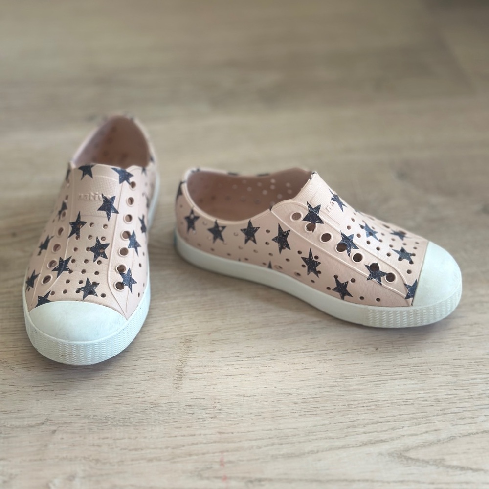 Native Kids Shoes - Pink Star Pattern